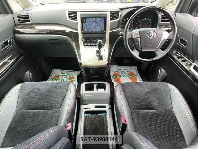Toyota VELLFIRE 2013-11 381860-1