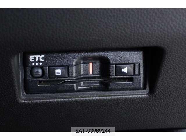 Suzuki SWIFT 2022-03 378959-4