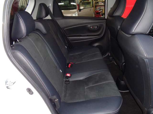 Toyota VITZ HYBRID 2018-12 190018-13
