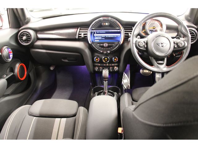 Bmw MINI 2019-09 25268-1