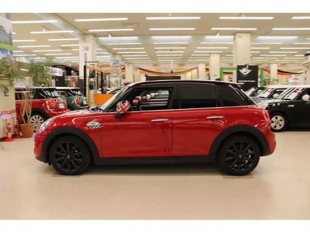Bmw MINI 2019-09 25268-26