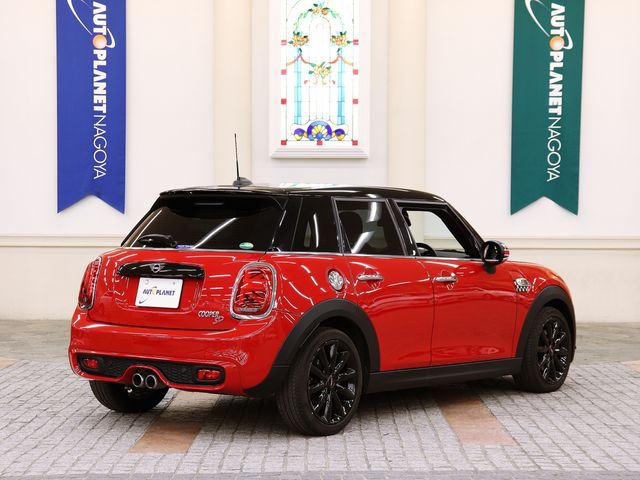 Bmw MINI 2019-09 25268-2