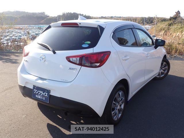 Mazda DEMIO 2017-11 205322-2