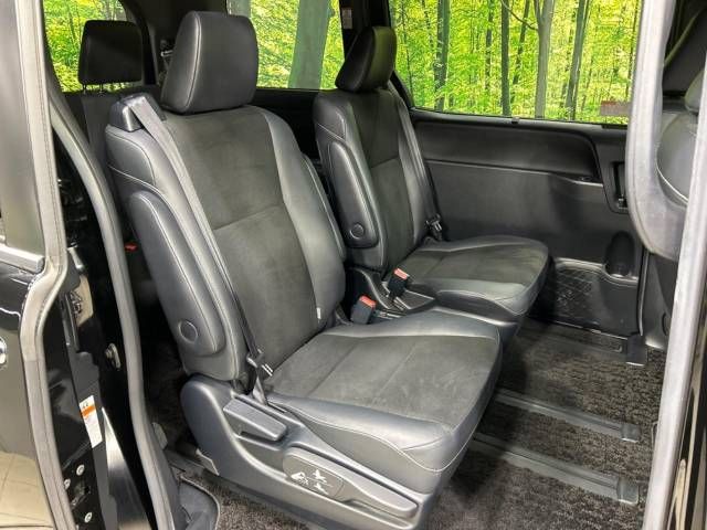 Toyota NOAH 2018-12 14053-9