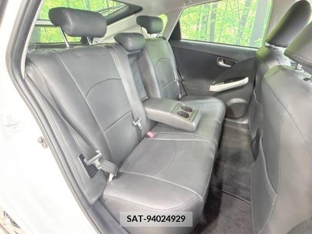 Toyota PRIUS 2013-10 339624-9