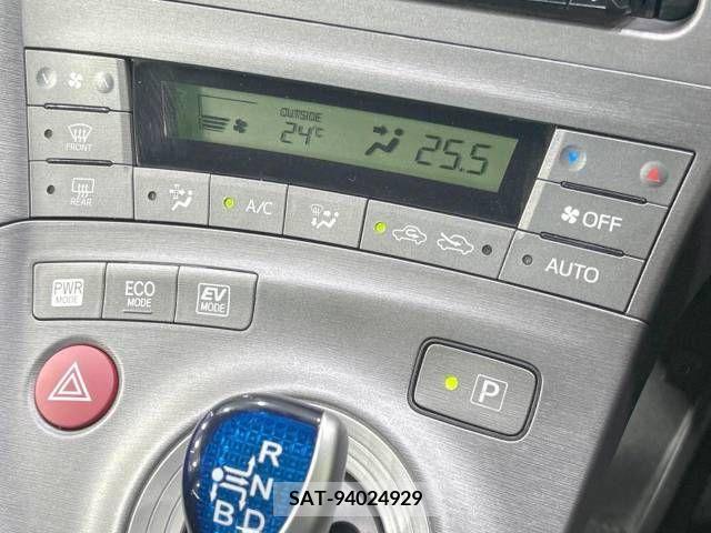 Toyota PRIUS 2013-10 339624-7