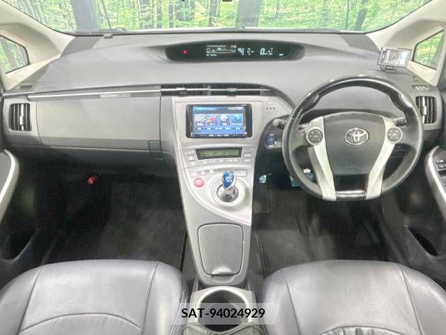 Toyota PRIUS 2013-10 339624-1