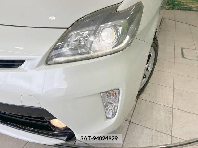 Toyota PRIUS 2013-10 339624-12