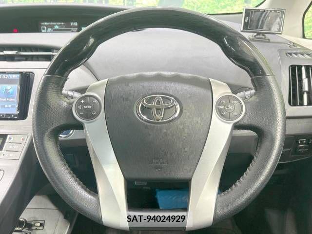 Toyota PRIUS 2013-10 339624-11