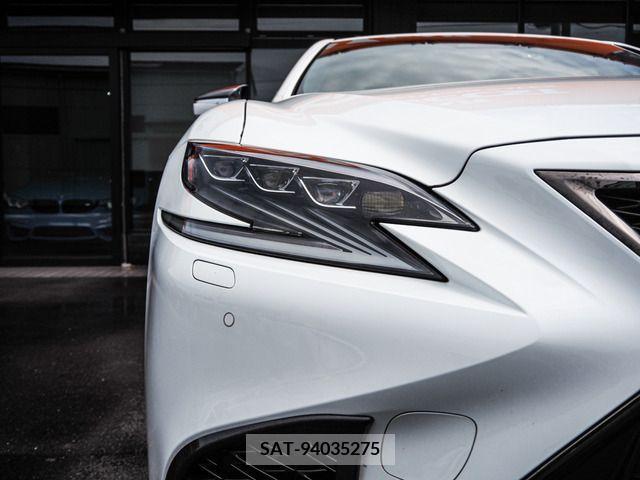 Lexus LS 2019-05 354245-6