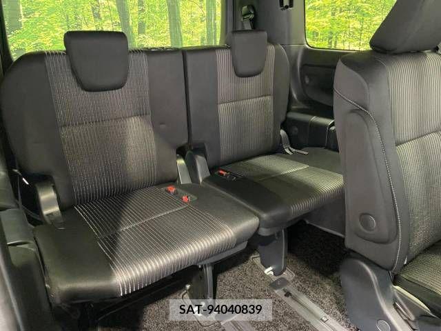 Toyota VOXY 2019-03 288896-9