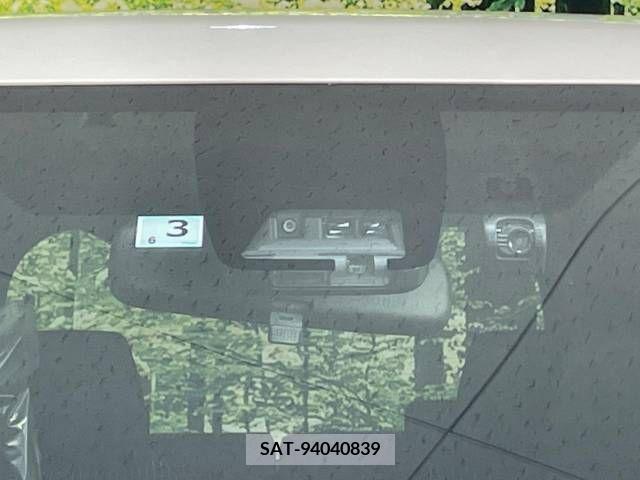 Toyota VOXY 2019-03 288896-4