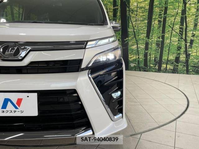 Toyota VOXY 2019-03 288896-12