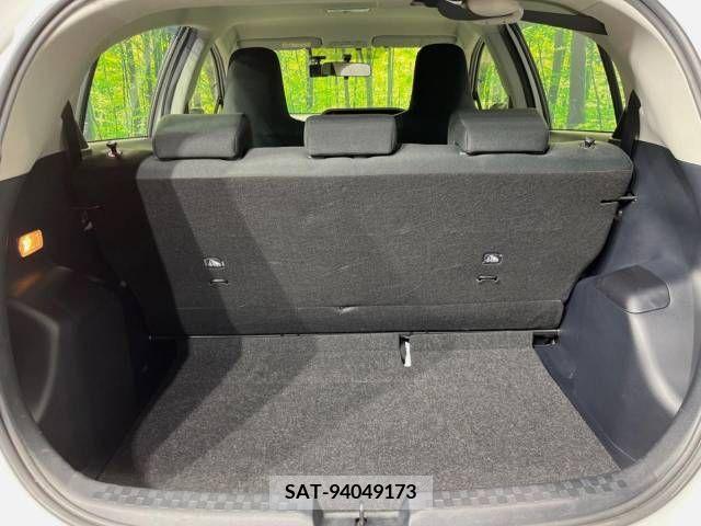 Toyota AQUA 2019-06 337393-10
