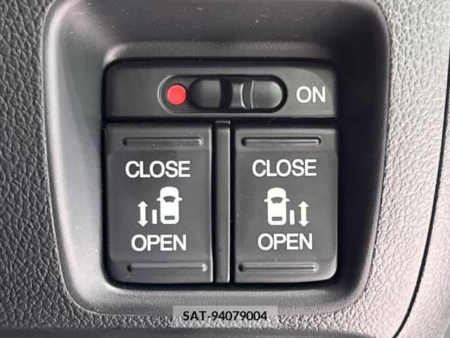 Honda N BOX CUSTOM 2016-12 237588-5