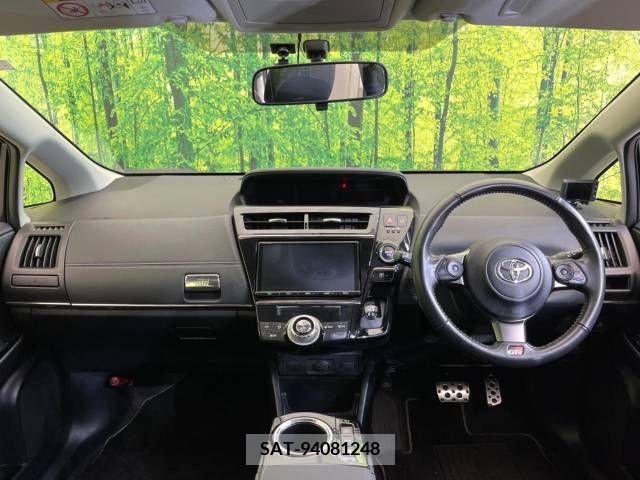 Toyota PRIUS ALPHA 2018-05 282406-1