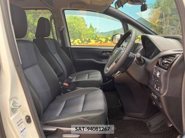 Toyota VOXY 2016-11 321695-8