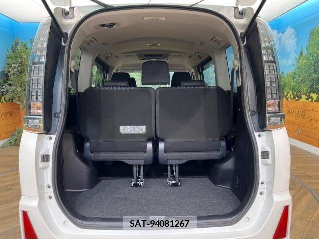 Toyota VOXY 2016-11 321695-11
