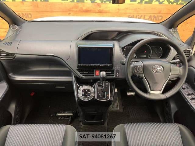 Toyota VOXY 2016-11 321695-1