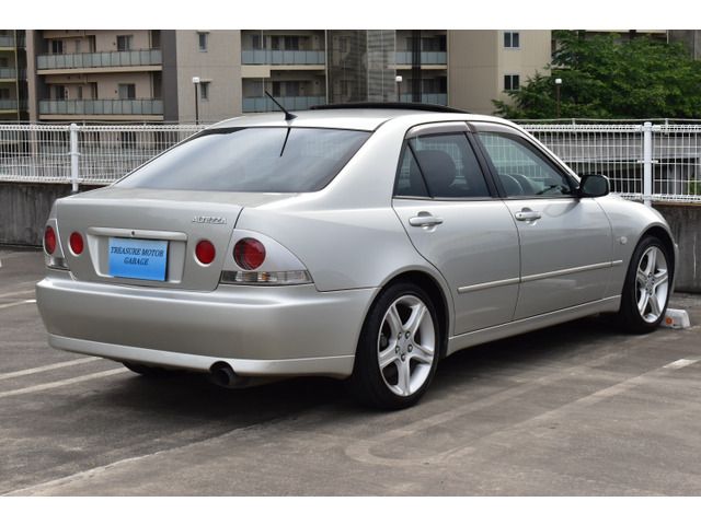 Toyota ALTEZZA 2000-05 1981-6