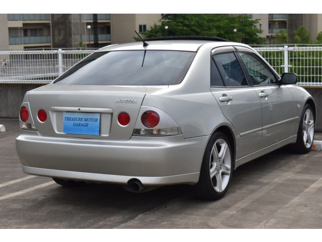 Toyota ALTEZZA 2000-05 1981-4