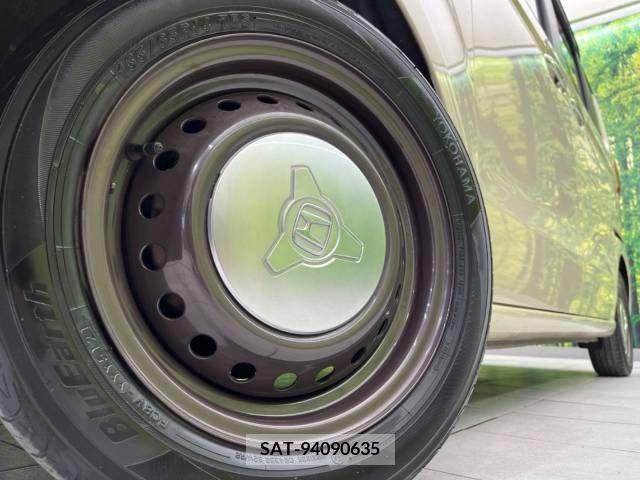 Honda N BOX 2022-01 333912-13