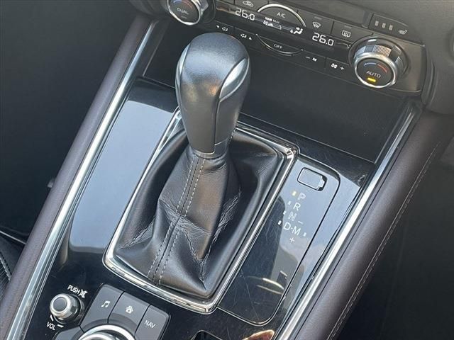 Mazda CX-8 2018-06 25944-25