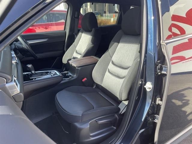 Mazda CX-8 2018-06 25944-20