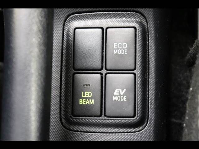 Toyota AQUA 2014-03 16382-6