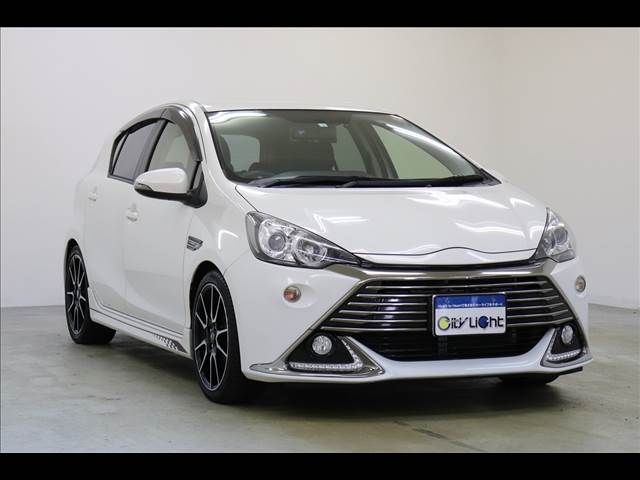 Toyota AQUA 2014-03 16382-17
