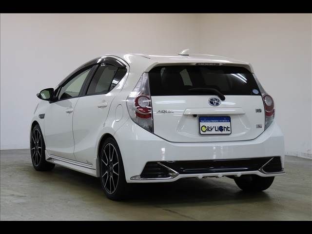 Toyota AQUA 2014-03 16382-19