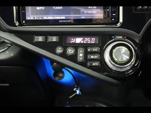 Toyota AQUA 2014-03 16382-7