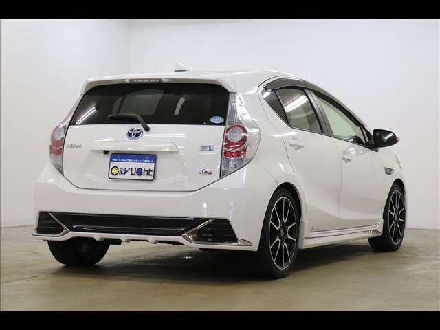 Toyota AQUA 2014-03 16382-18