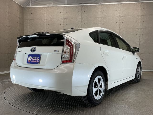 Toyota PRIUS 2014-12 186155-3