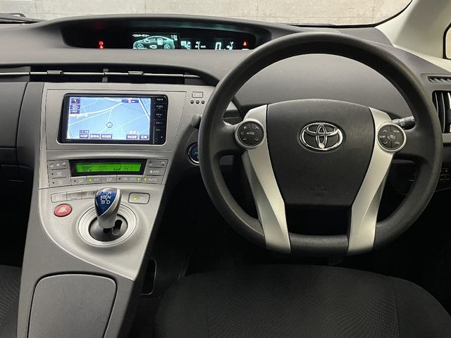 Toyota PRIUS 2014-12 186155-1