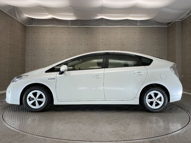 Toyota PRIUS 2014-12 186155-8