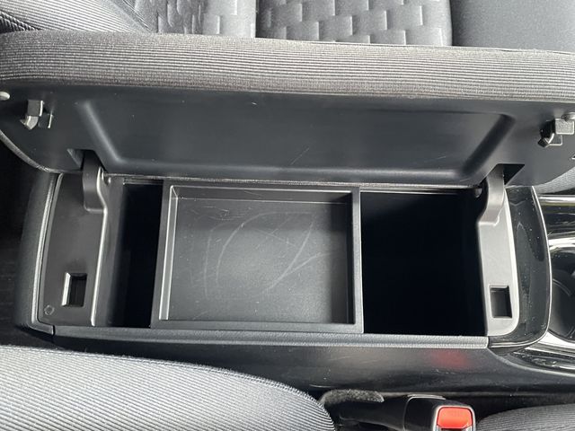 Toyota PRIUS PHV 2017-03 27743-15
