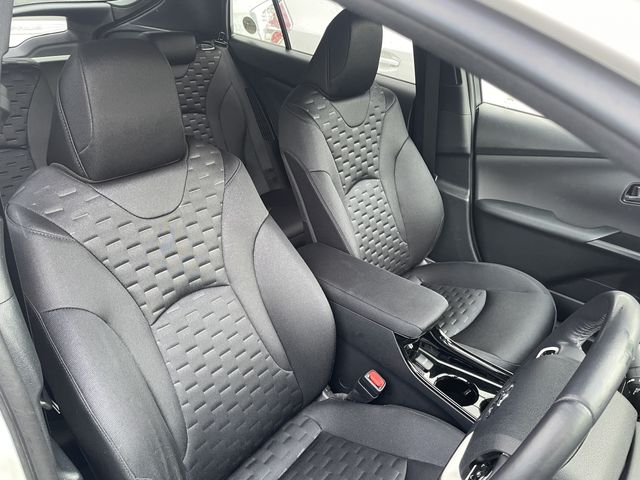 Toyota PRIUS PHV 2017-03 27743-5