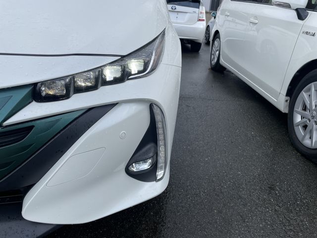 Toyota PRIUS PHV 2017-03 27743-26