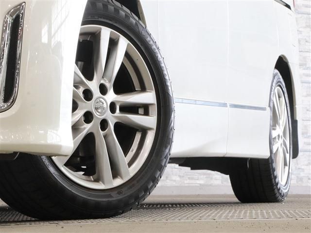 Nissan ELGRAND 2010-09 1852-19