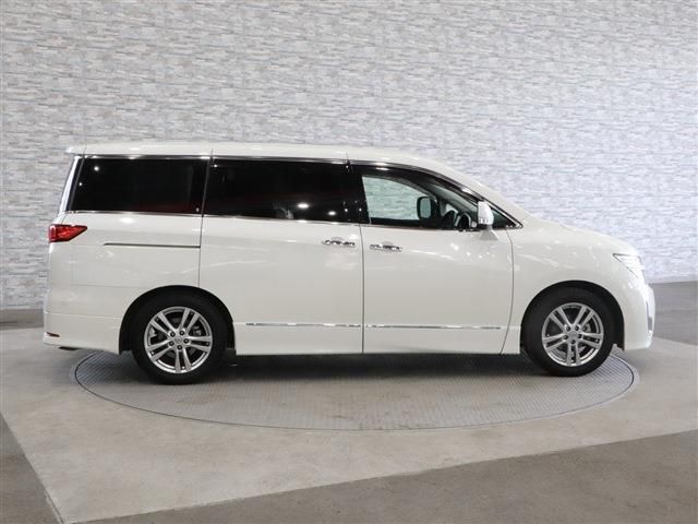 Nissan ELGRAND 2010-09 1852-5