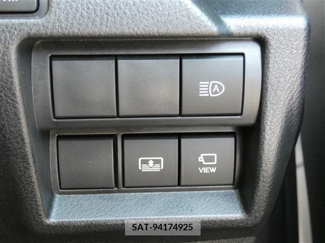 Lexus IS 2023-05 275419-18