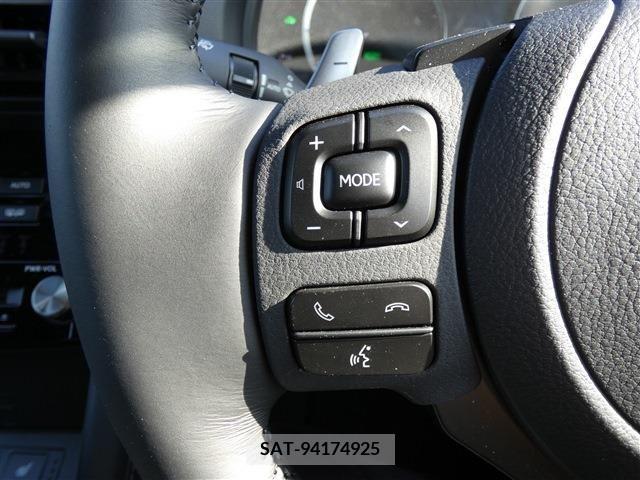 Lexus IS 2023-05 275419-16
