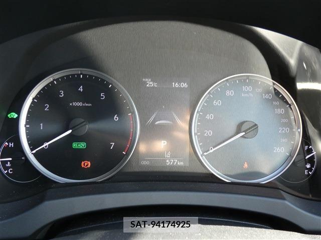 Lexus IS 2023-05 275419-15