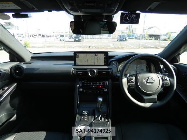 Lexus IS 2023-05 275419-4