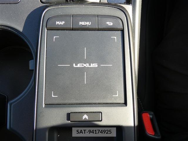 Lexus IS 2023-05 275419-14