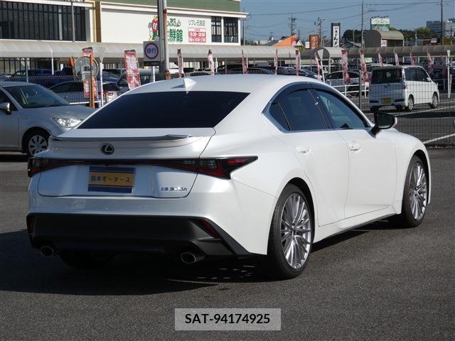 Lexus IS 2023-05 275419-2