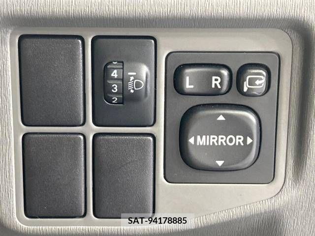 Toyota PRIUS 2010-02 366428-7