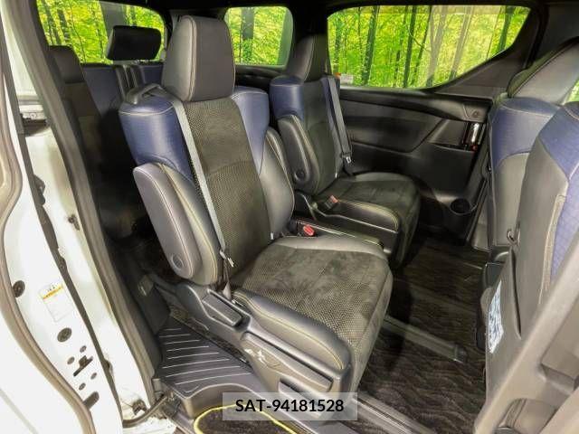 Toyota VELLFIRE 2016-10 369688-9