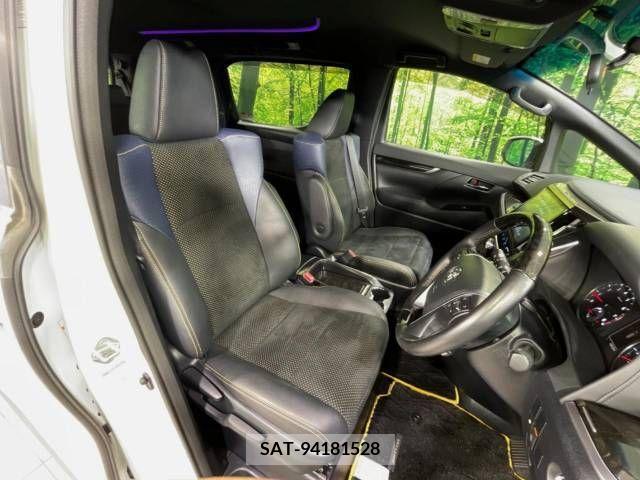 Toyota VELLFIRE 2016-10 369688-8